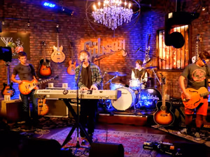 The Ben Babylon Band performs in the Gibson Showroom Studio on FOX5''s ''MORE Access.'' @ BroadwayWorld The Ben Babylon Band performs in the Gibson Showroom Studio on FOX5''s ''MORE Access. Photo