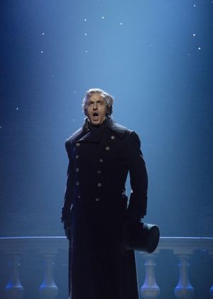 Earl Carpenter as Javert | Photo Credit: Cylla von Tiedemann @ BroadwayWorld Earl Carpenter as Javert | Photo Credit: Cylla von Tiedemann Photo
