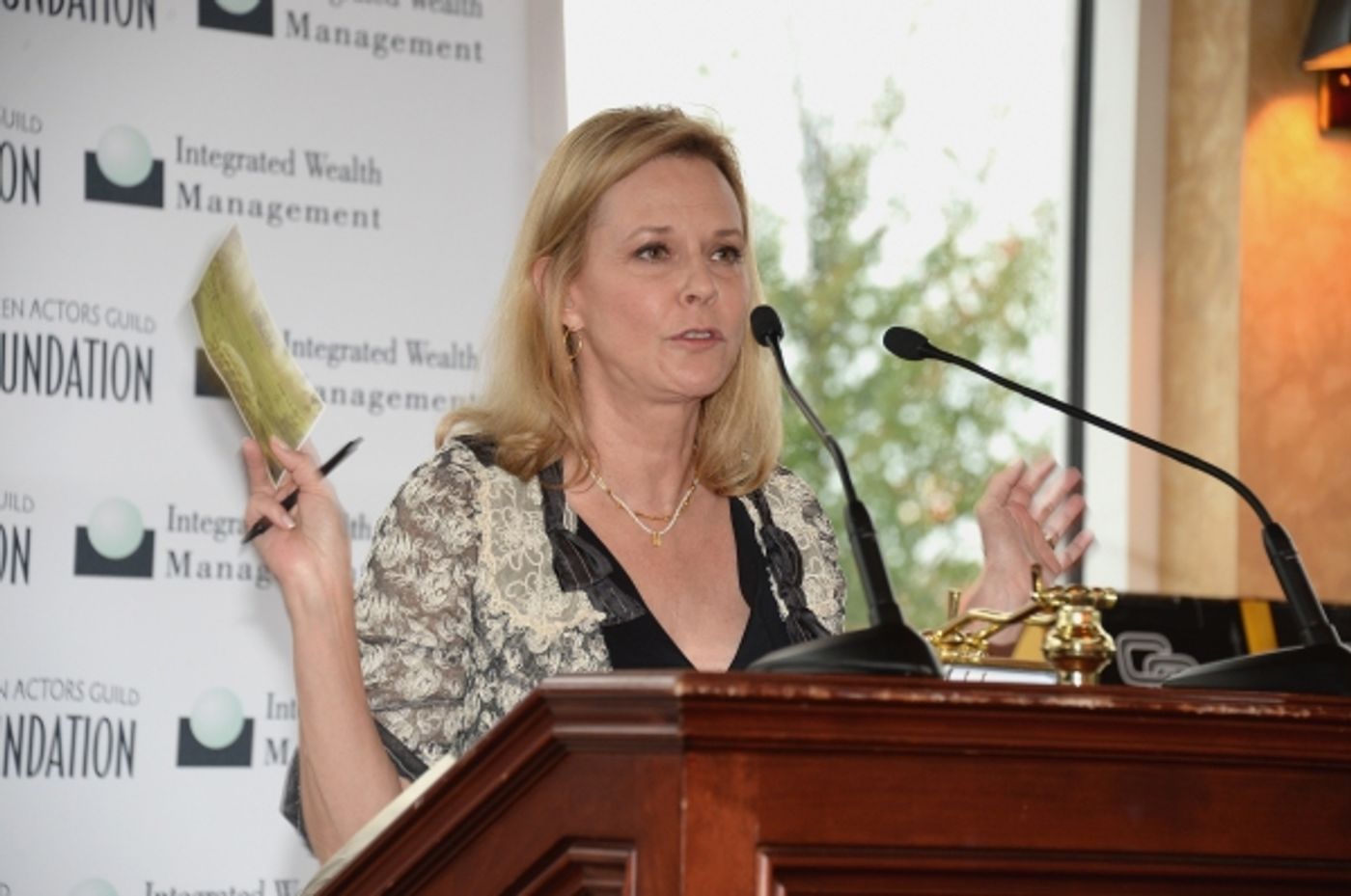 Photo Flash: Ron Perlman, Richard Kind and More Raise $130K at SAG Foundation's NY Golf Classic  Image