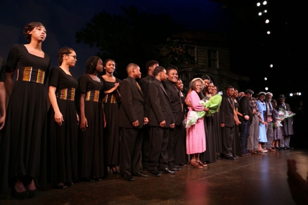 Cicely Tyson with her students and ensemble cast  at 
