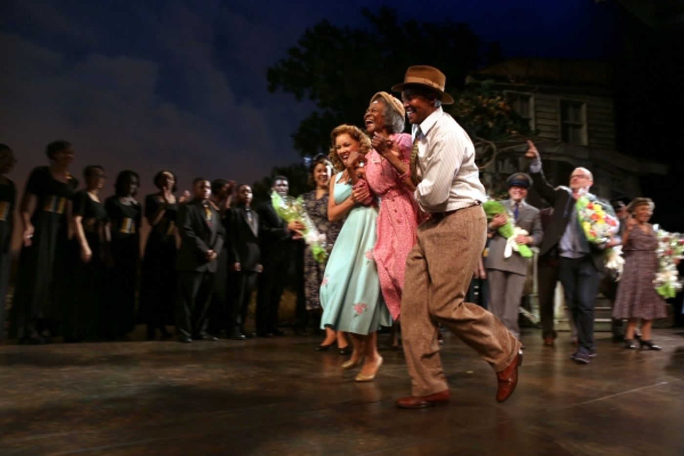 Photo Coverage: Cicely Tyson & THE TRIP TO BOUNTIFUL Cast Take Final Bow on Broadway  Image