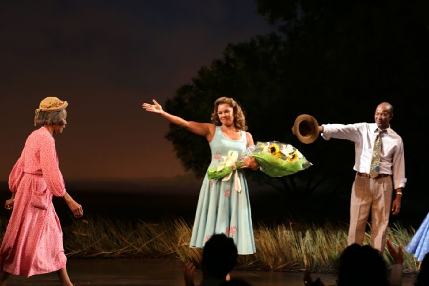 Photo Coverage: Cicely Tyson & THE TRIP TO BOUNTIFUL Cast Take Final Bow on Broadway  Image