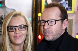 Jenny McCarthy and Donnie Wahlberg  Photo