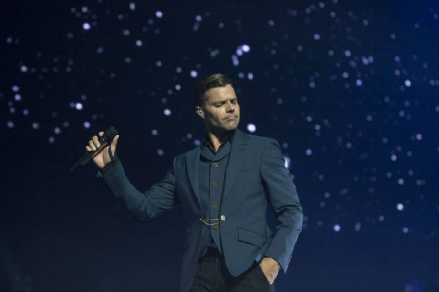Photo Flash: Ricky Martin Rocks Adelaide; Performance Shots!  Image