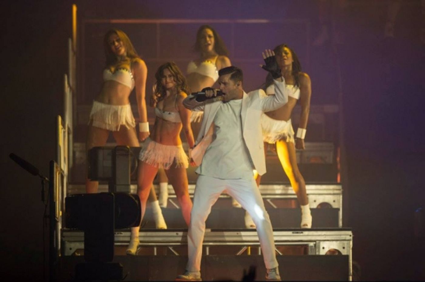 Photo Flash: Ricky Martin Rocks Adelaide; Performance Shots!  Image