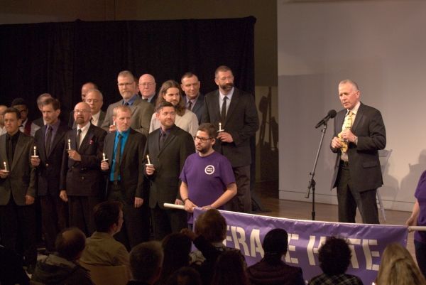 Dennis Shepard speaks Photo