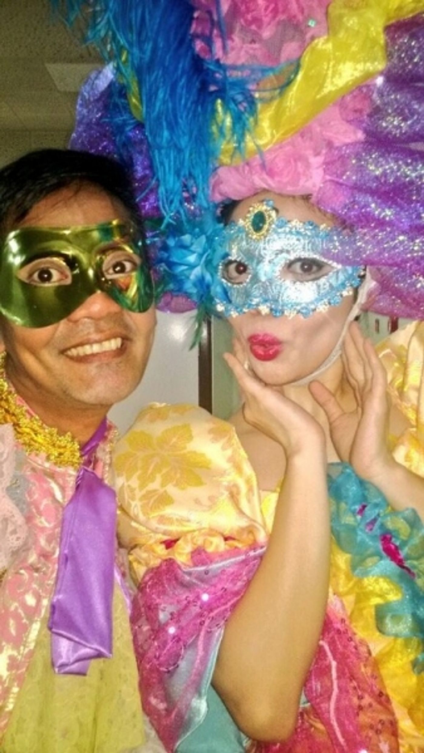 Photo Flash: Saturday Intermission Pics - Oct 12 - KINKY BOOTS Honors SOUL DOCTOR's Last Weekend on Broadway and More! Image