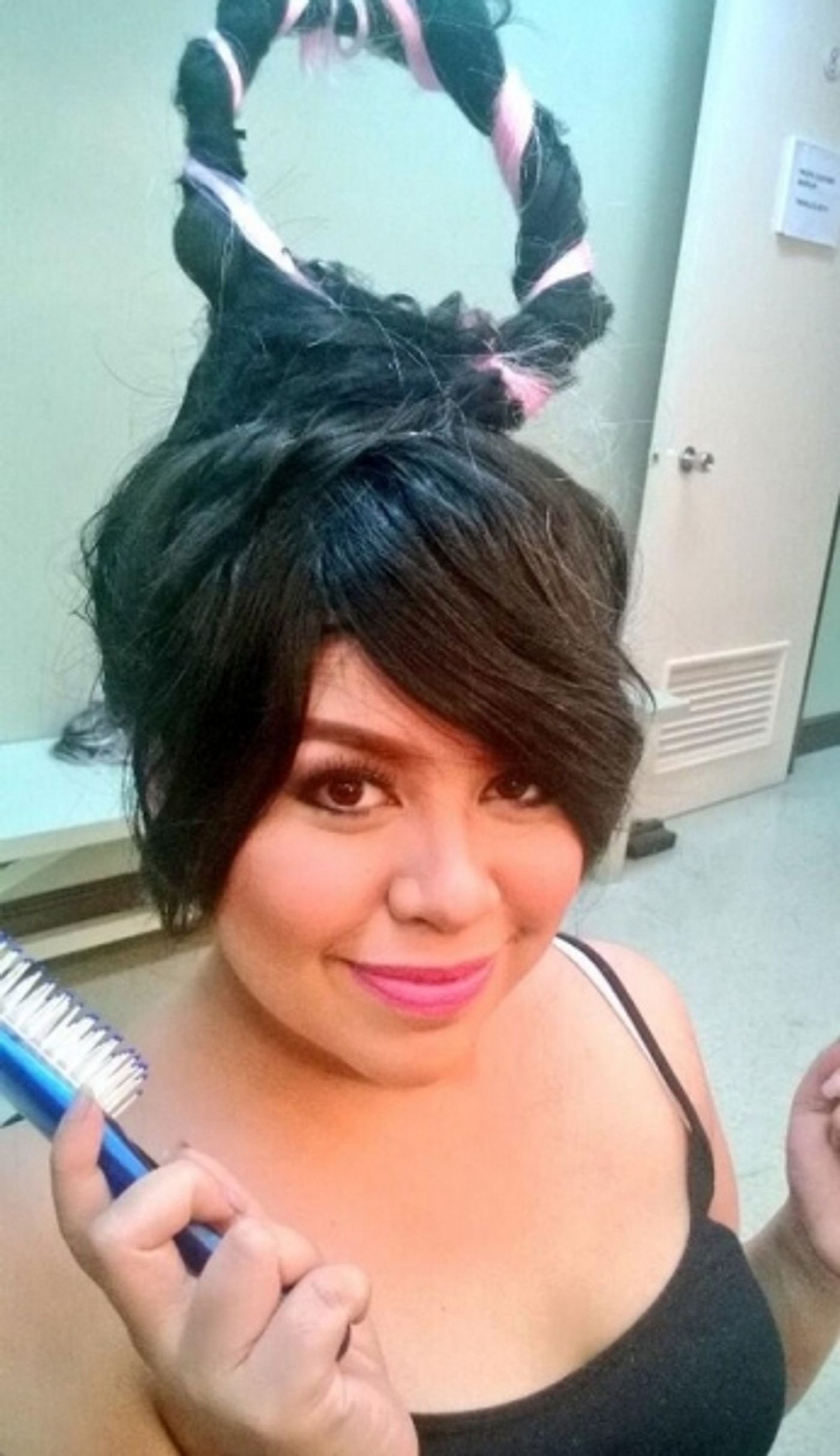 Photo Flash: Saturday Intermission Pics - Oct 12 - KINKY BOOTS Honors SOUL DOCTOR's Last Weekend on Broadway and More! Image