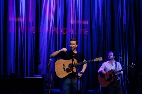 Richard Fleeshman Photo