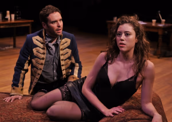 Michael Bakkensen as Thomas and Nicole Rodenburg as Vanda Photo