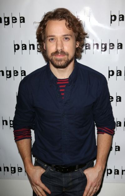 T.R. Knight  Photo