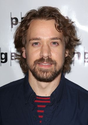T.R. Knight  Photo
