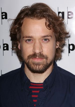 T.R. Knight  Photo