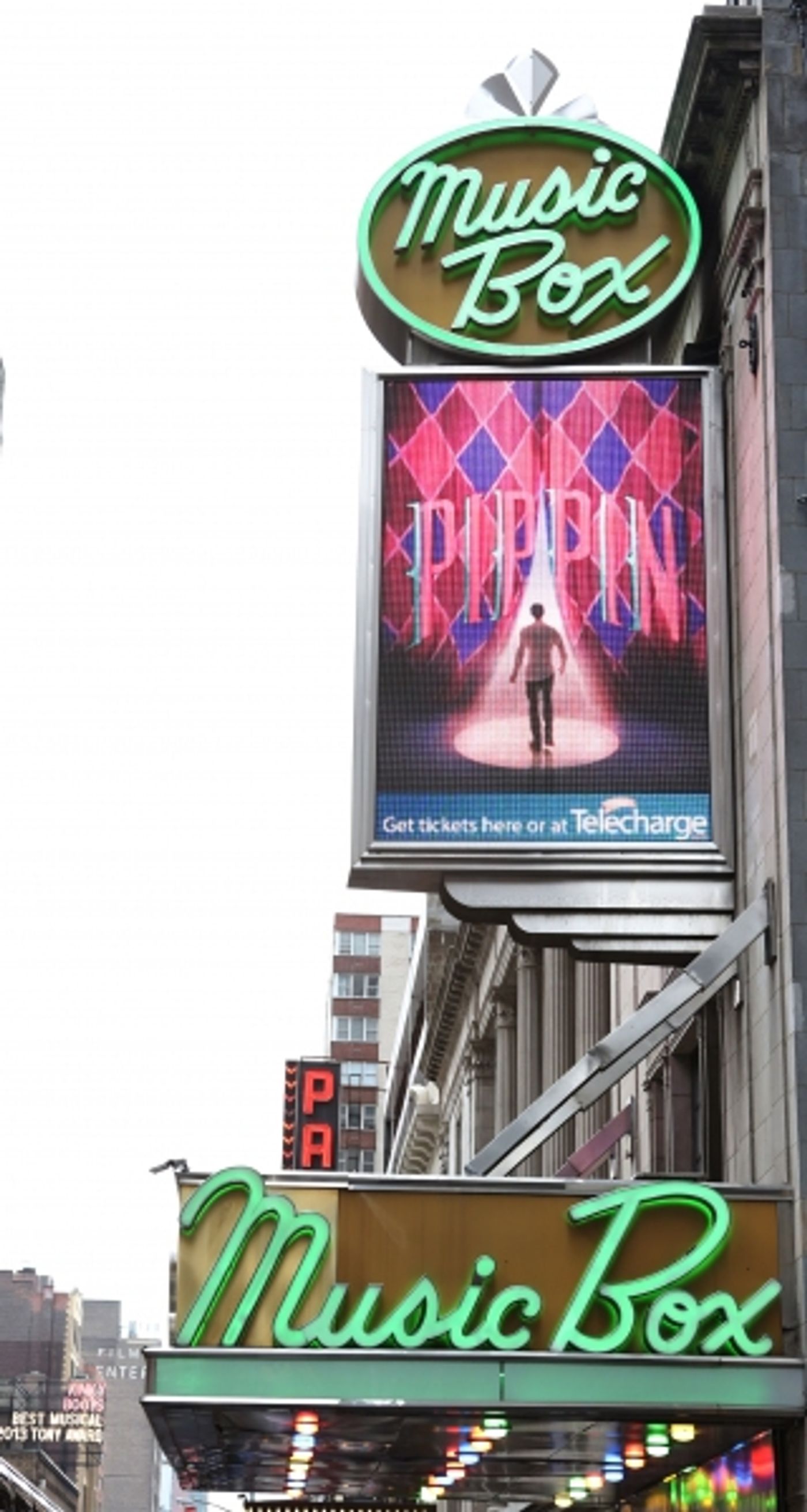 Photo Coverage: Cast of PIPPIN Celebrates 200 Performances on Broadway!  Image