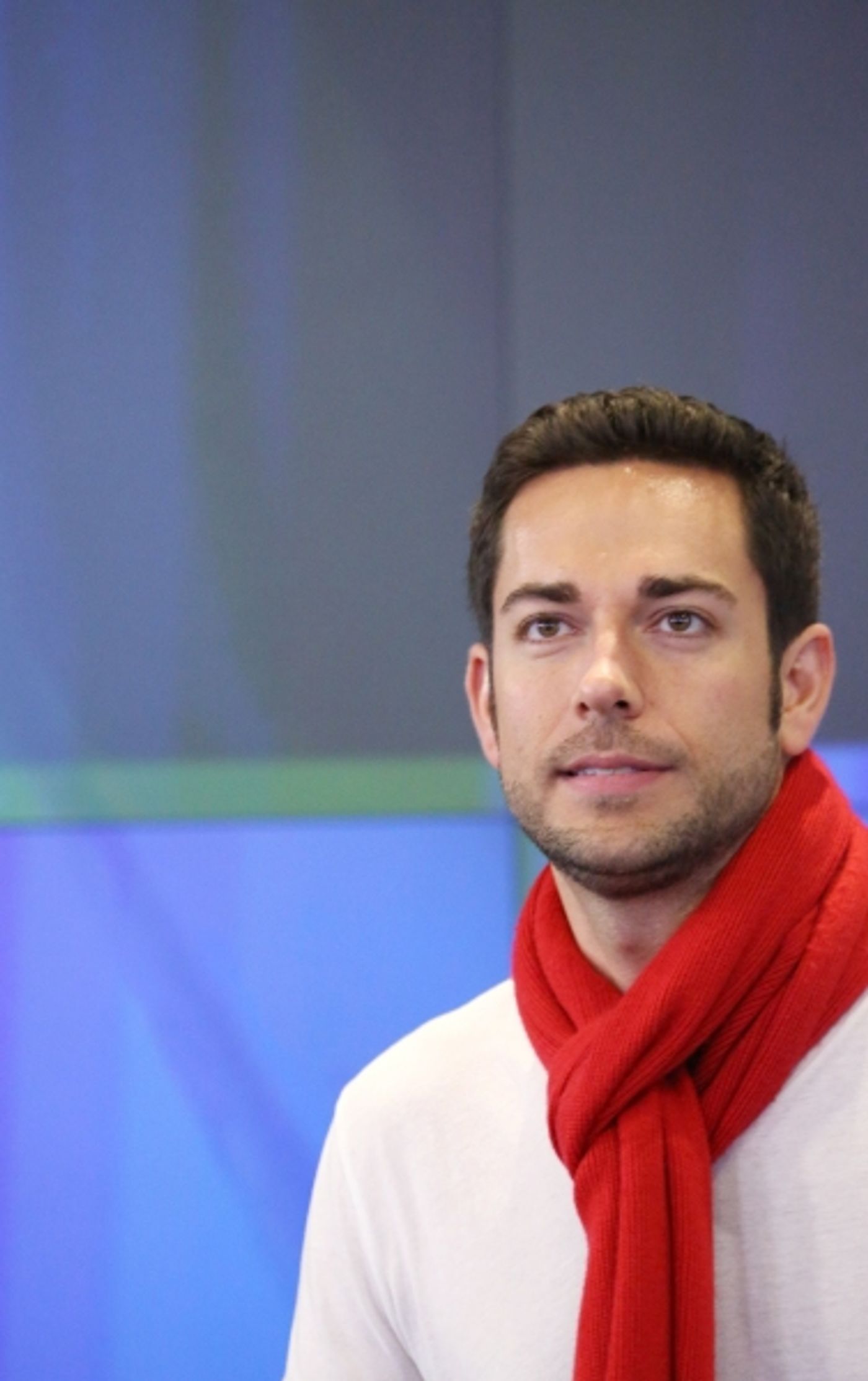 Photo Coverage: FIRST DATE's Krysta Rodriquez and Zachary Levi Ring the NASDAQ Closing Bell  Image