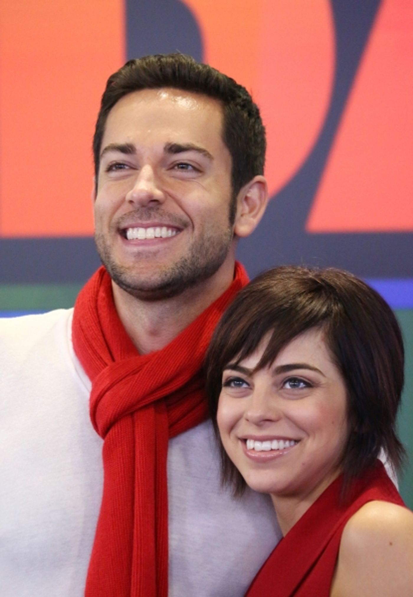 Photo Coverage: FIRST DATE's Krysta Rodriquez and Zachary Levi Ring the NASDAQ Closing Bell  Image