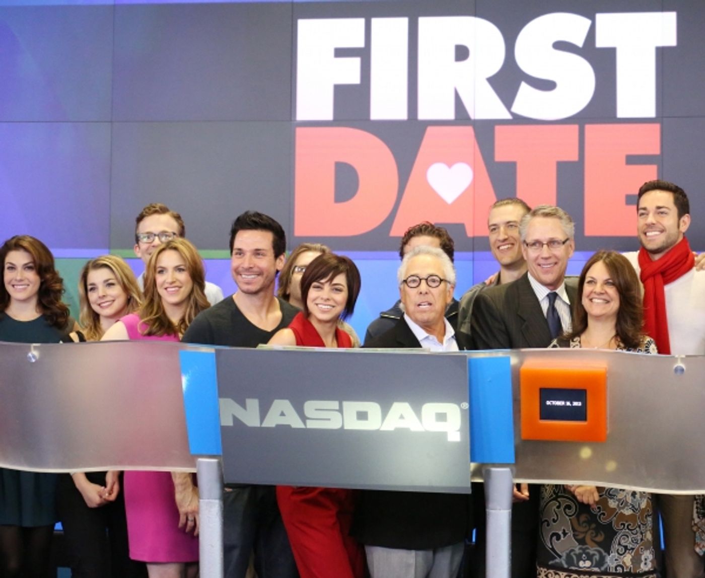 Photo Coverage: FIRST DATE's Krysta Rodriquez and Zachary Levi Ring the NASDAQ Closing Bell  Image