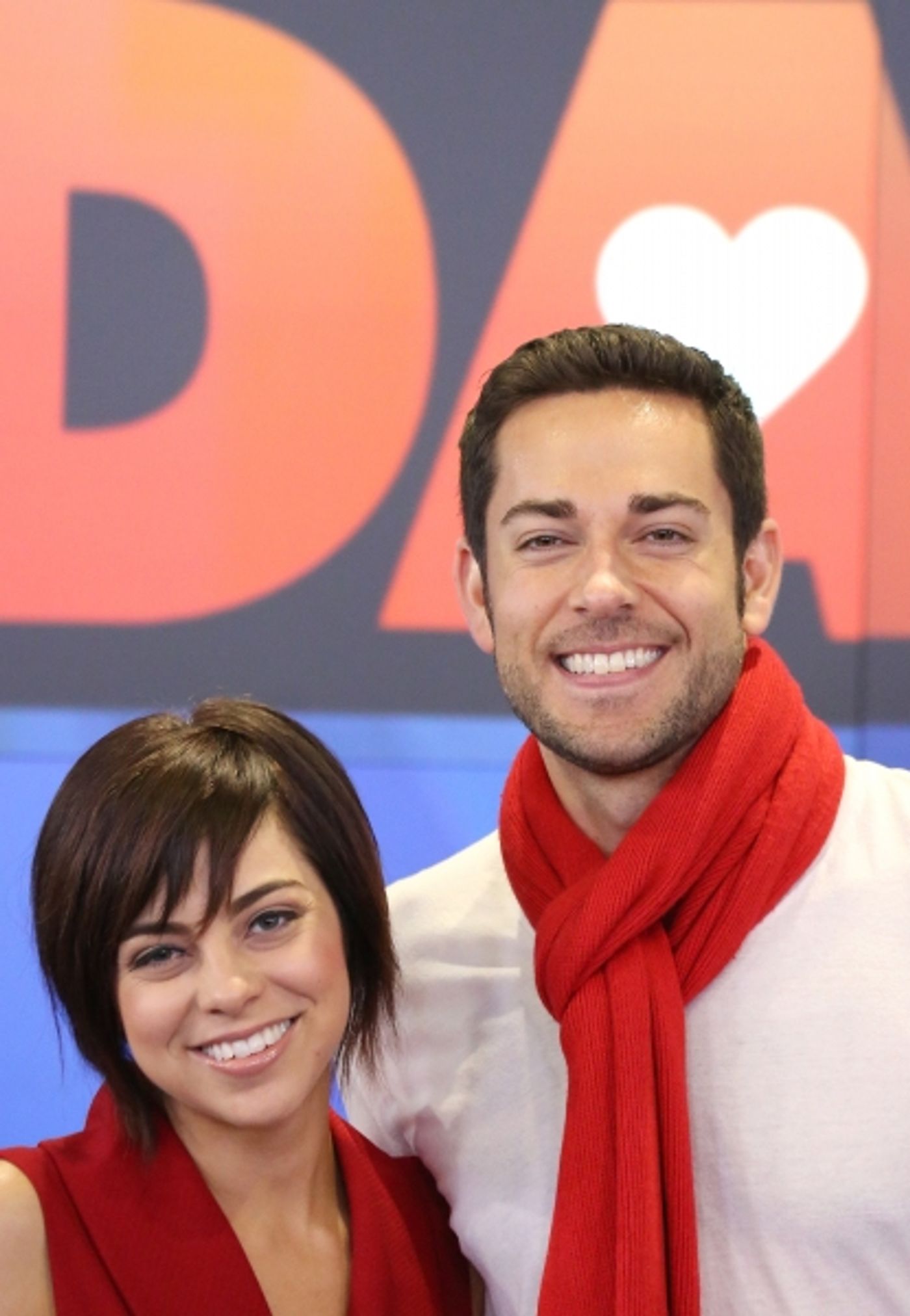 Photo Coverage: FIRST DATE's Krysta Rodriquez and Zachary Levi Ring the NASDAQ Closing Bell  Image