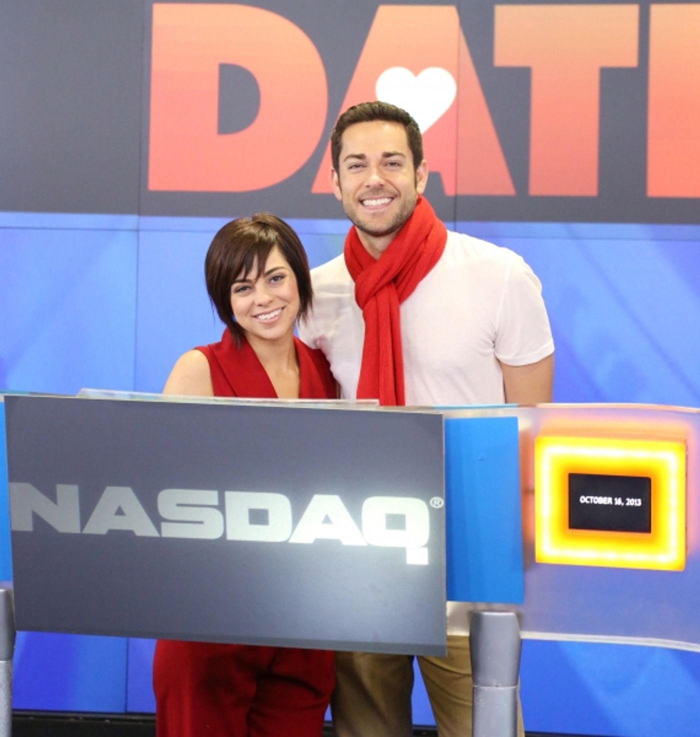 Photo Coverage: FIRST DATE's Krysta Rodriquez and Zachary Levi Ring the NASDAQ Closing Bell  Image
