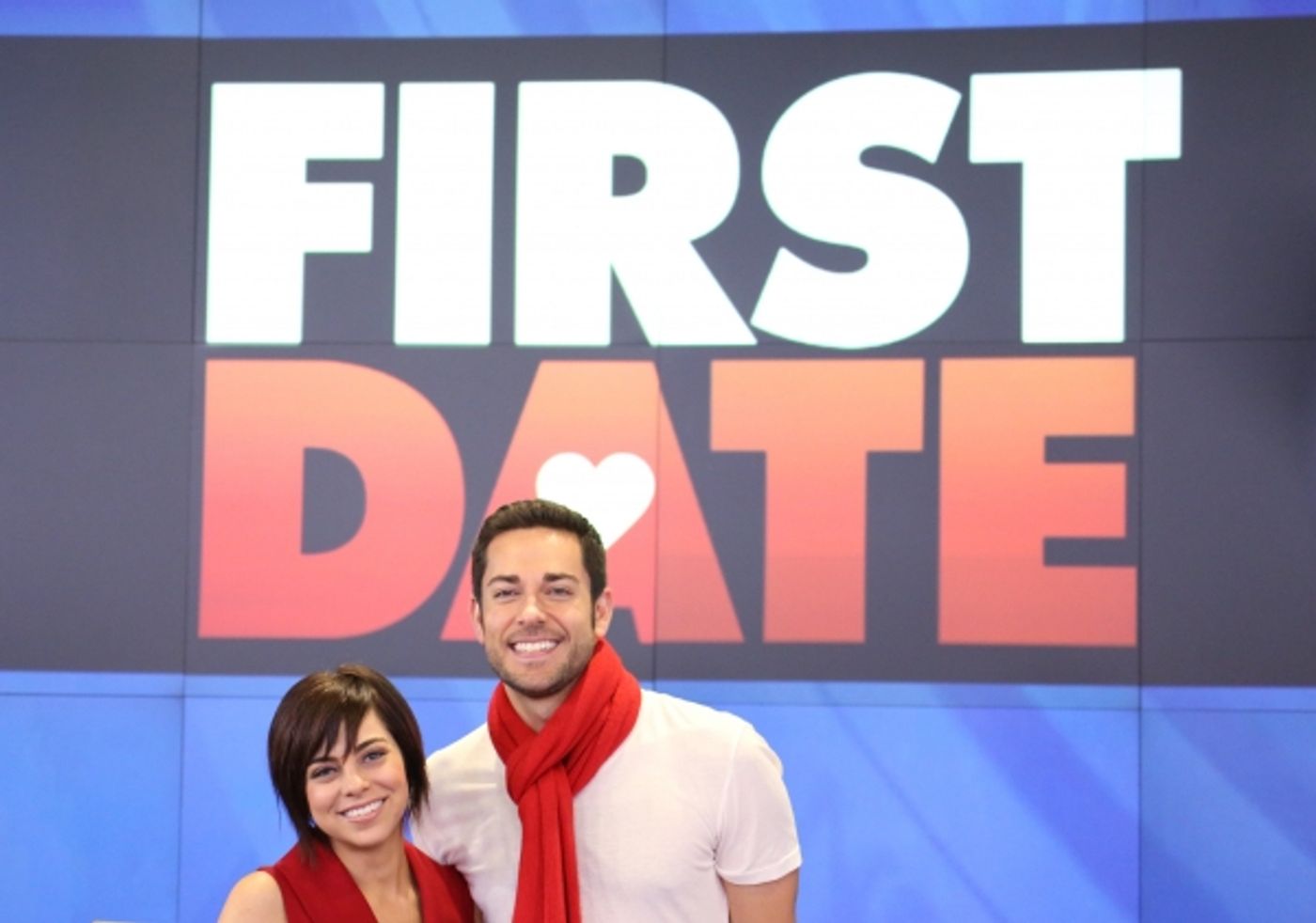 Photo Coverage: FIRST DATE's Krysta Rodriquez and Zachary Levi Ring the NASDAQ Closing Bell  Image