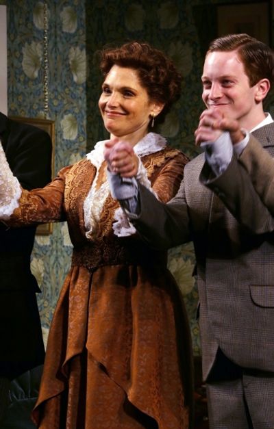 Mary Elizabeth Mastrantonio  Photo