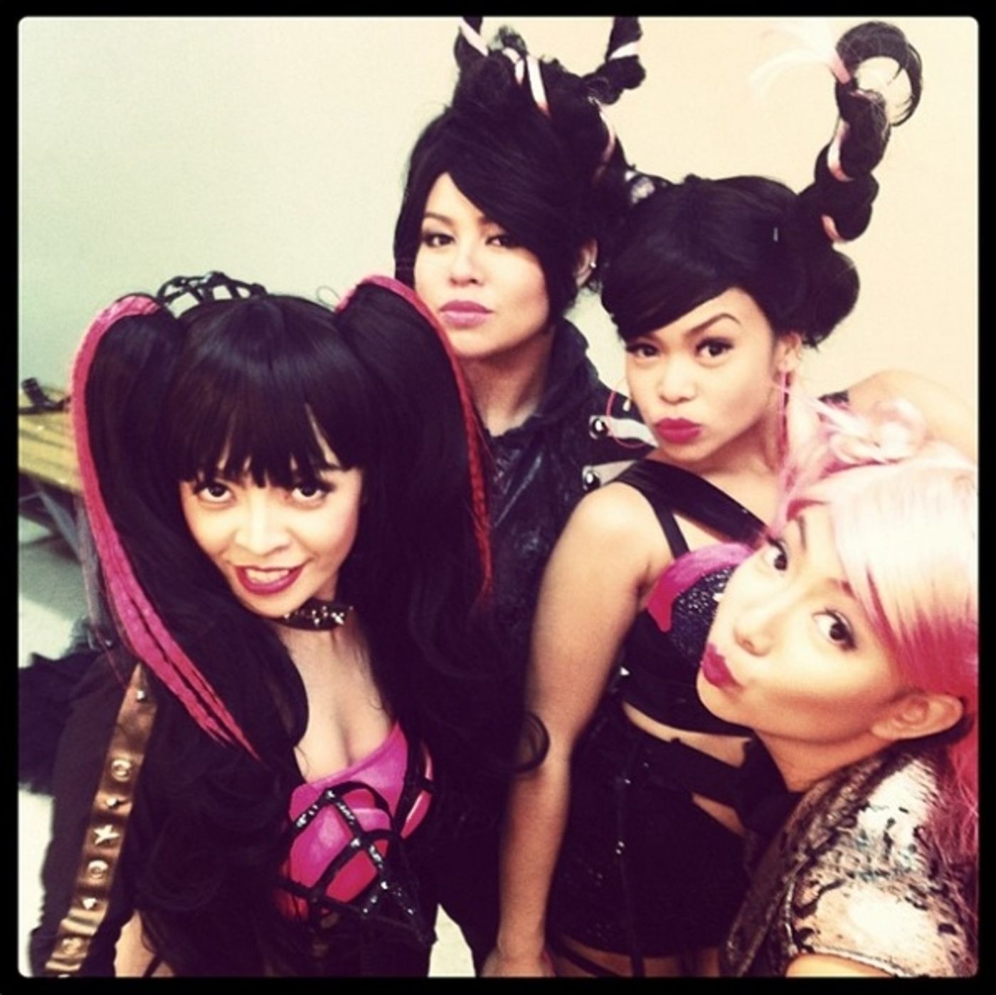 Photo Flash: Saturday Intermission Pics - Oct 19 - Last SIPs - BLUEBIRD OF HAPPINESS in Manila, JUNGLE BOOK and More!  Image