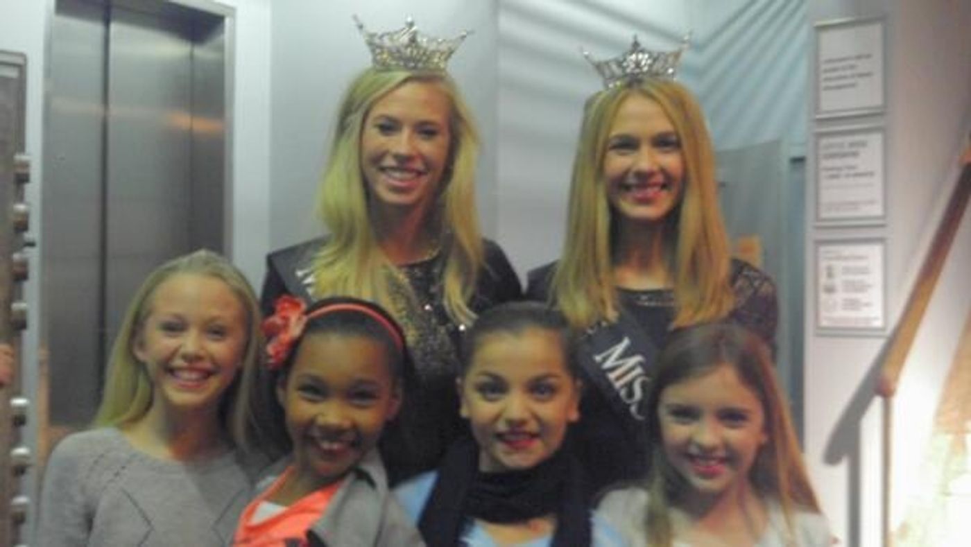 Photo Flash:  Saturday Intermission Pics - Oct 19 - Part 2 - CINDERELLA's Laura Osnes Settles into Fall; Plus PIPPIN, NEWSIES & More!  Image