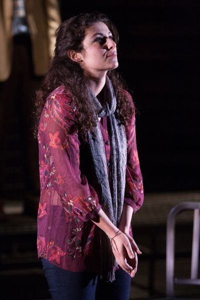 Melis Aker as Roya Photo
