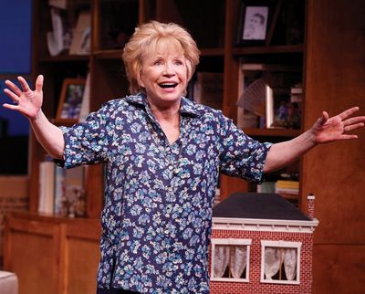 Debra Jo Rupp Photo