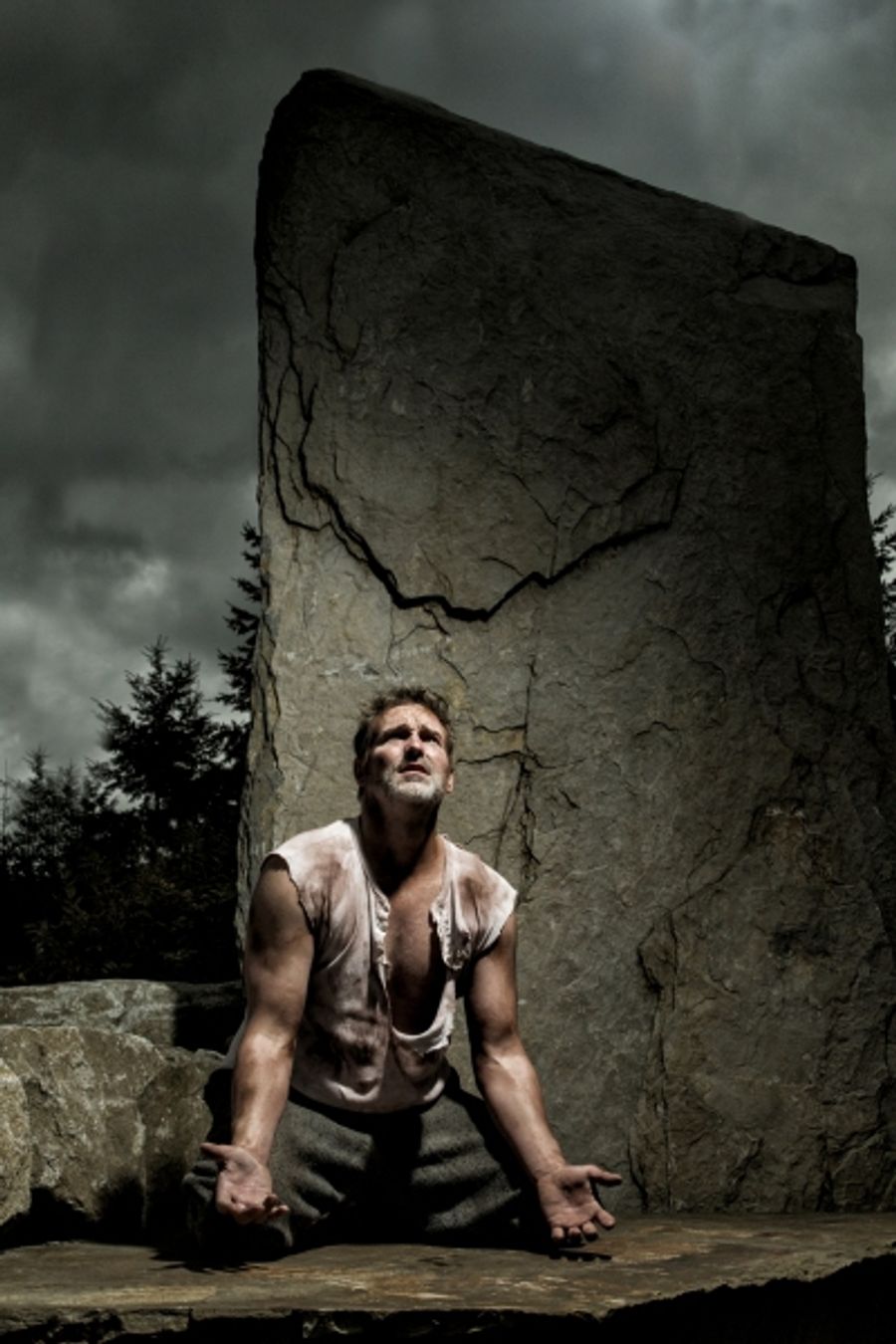 Photo Flash: First Look at Greg Stone in LES MISERABLES at the Village Theatre Image
