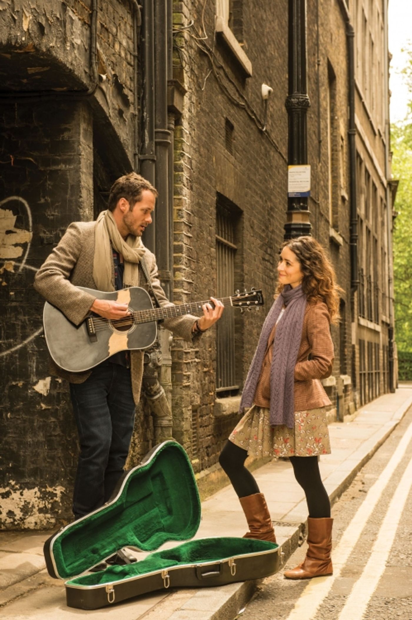 Photo Flash: First Look at Declan Bennett, Zrinka Cvitesic and More in West End's ONCE  Image