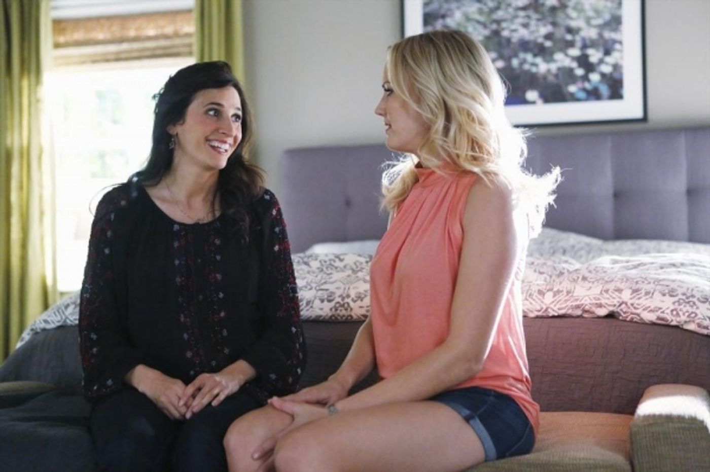 Photo Flash: First Look - TROPHY WIFE's 'The Date,' Airing 11/5 Image