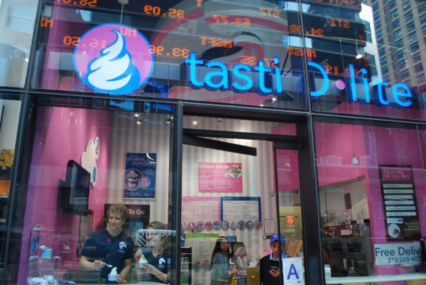 Photo Flash: Mary Michael Patterson and Jeremy Hays Try Tasti D-Lite's PHANTOM-Inspired 'Marshmallow Masquerade'  Image