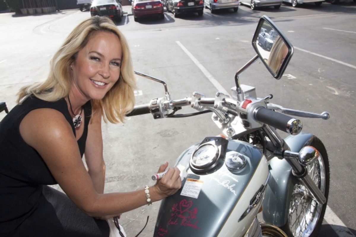 Erin Murphy (Bewitched) signs bike at 