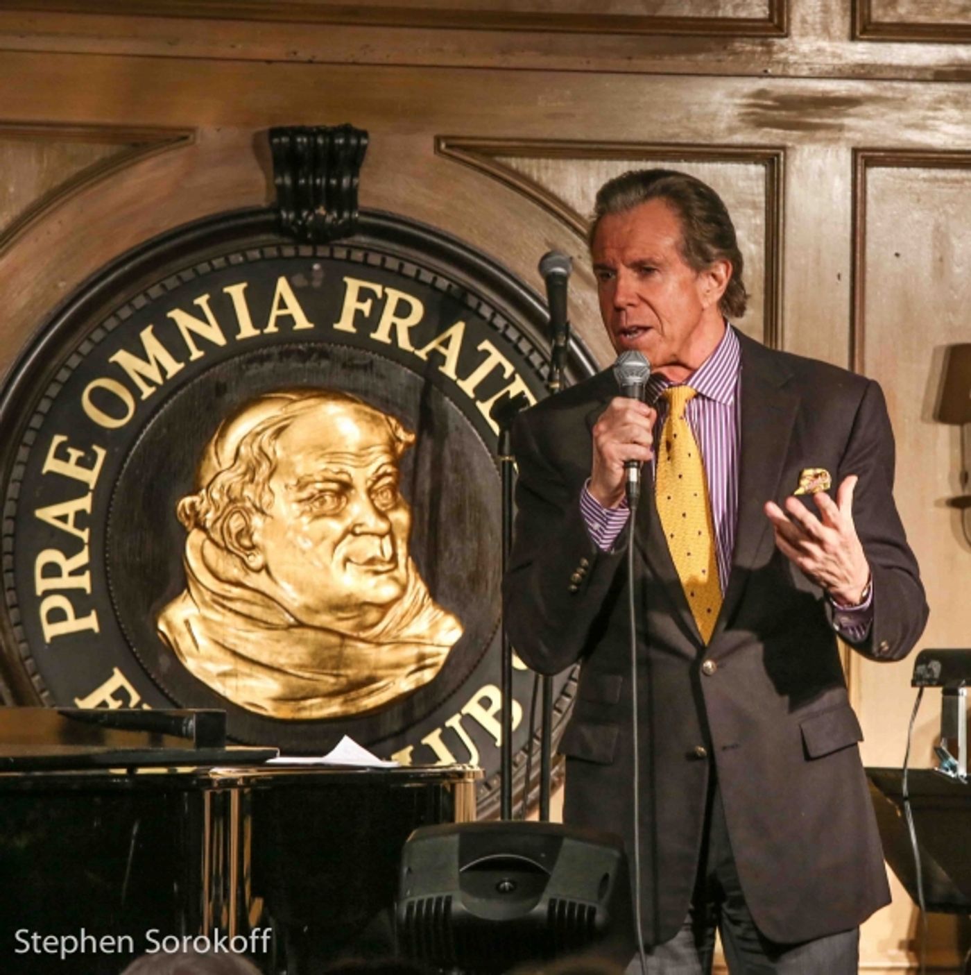 Photo Coverage: Neil Sedaka Attends Friars Tribute Show  Image
