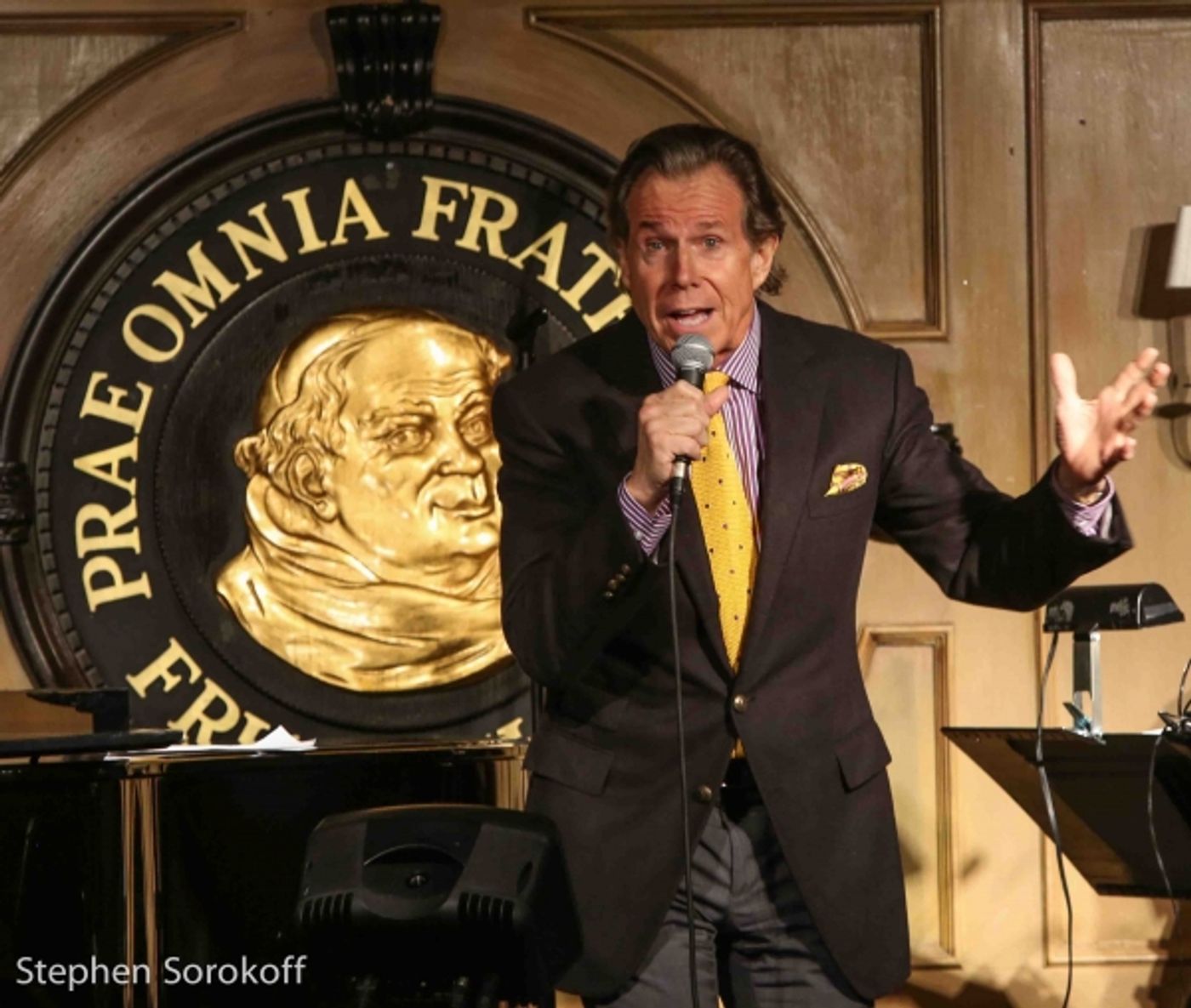 Photo Coverage: Neil Sedaka Attends Friars Tribute Show  Image