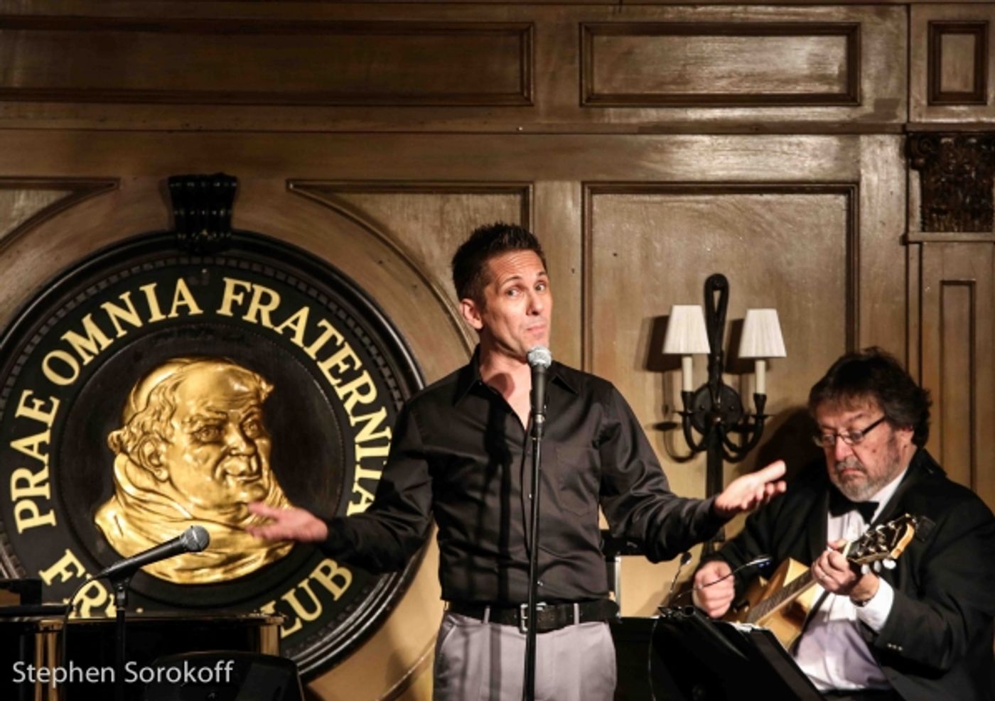 Photo Coverage: Neil Sedaka Attends Friars Tribute Show  Image