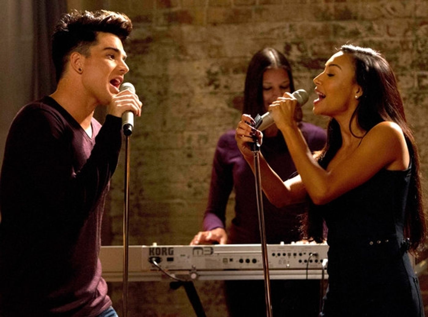 Photo Flash: Sneak Peek at Adam Lambert's GLEE Debut!  Image