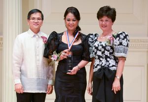 DCG Zaldy Patron, Grace Labaguis (for Monique Lhuillier), Judge Lorna Schofield Photo