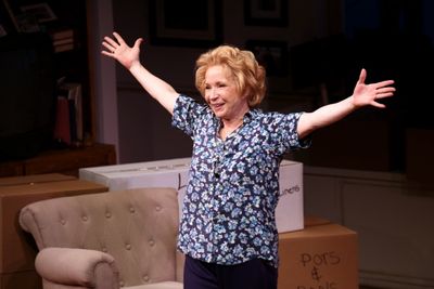 Debra Jo Rupp Photo