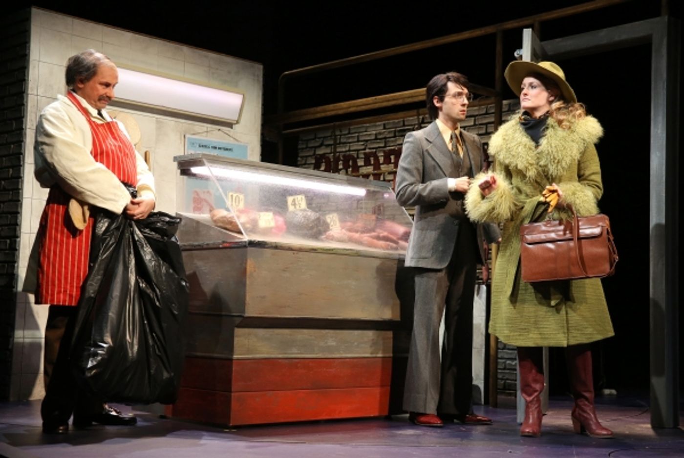 Photo Flash: First Look at Anthony Cochrane, Brenda Meaney and More in Yale Rep's OWNERS  Image