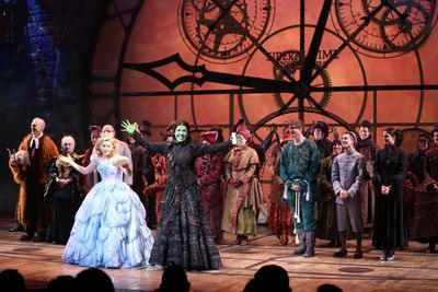 Alli Mauzey and Lindsay Mendez with cast  Photo