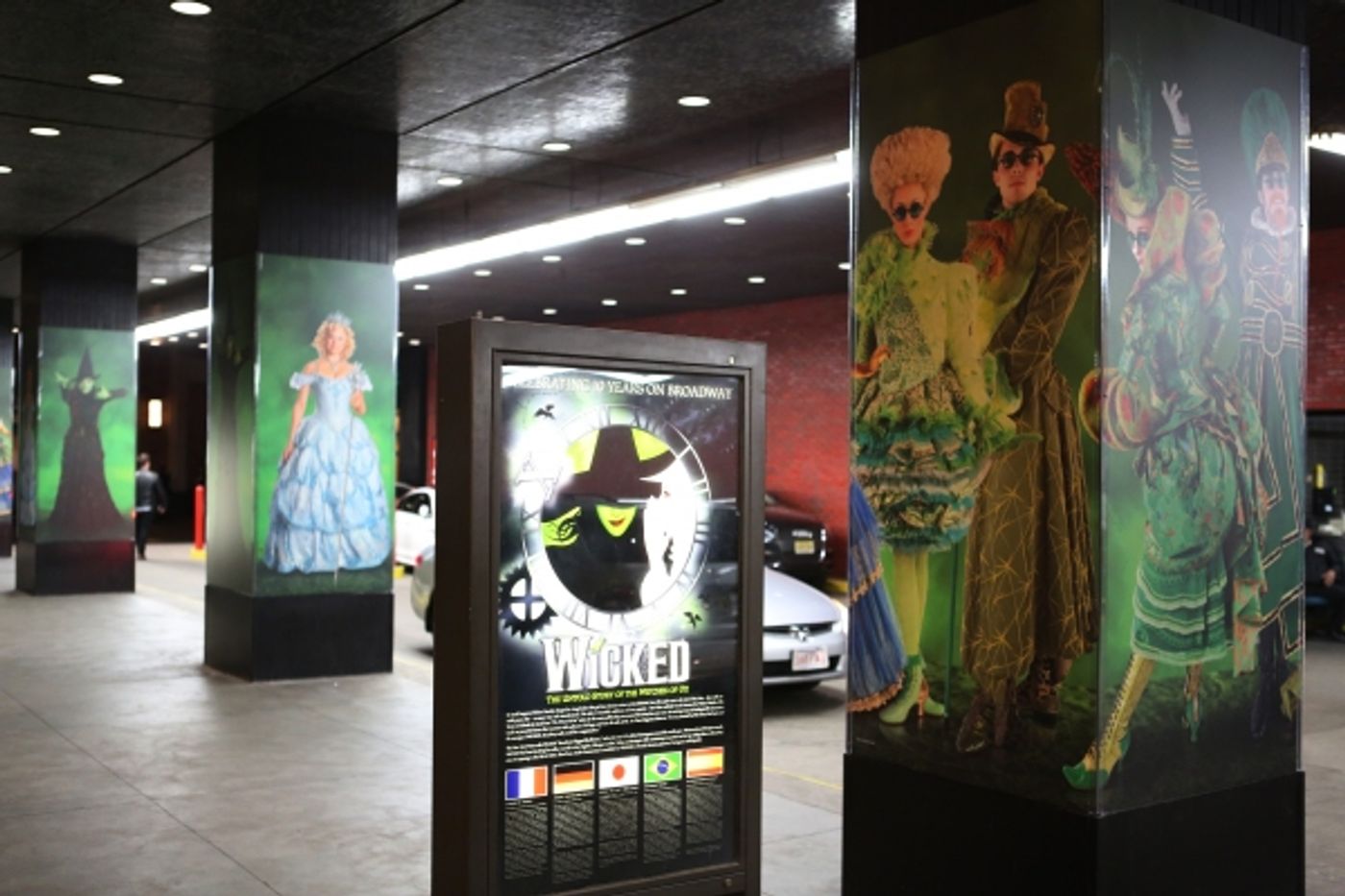 Photo Coverage: WICKED's 10th Anniversary Cast Curtain Call Broadway Celebration! Image