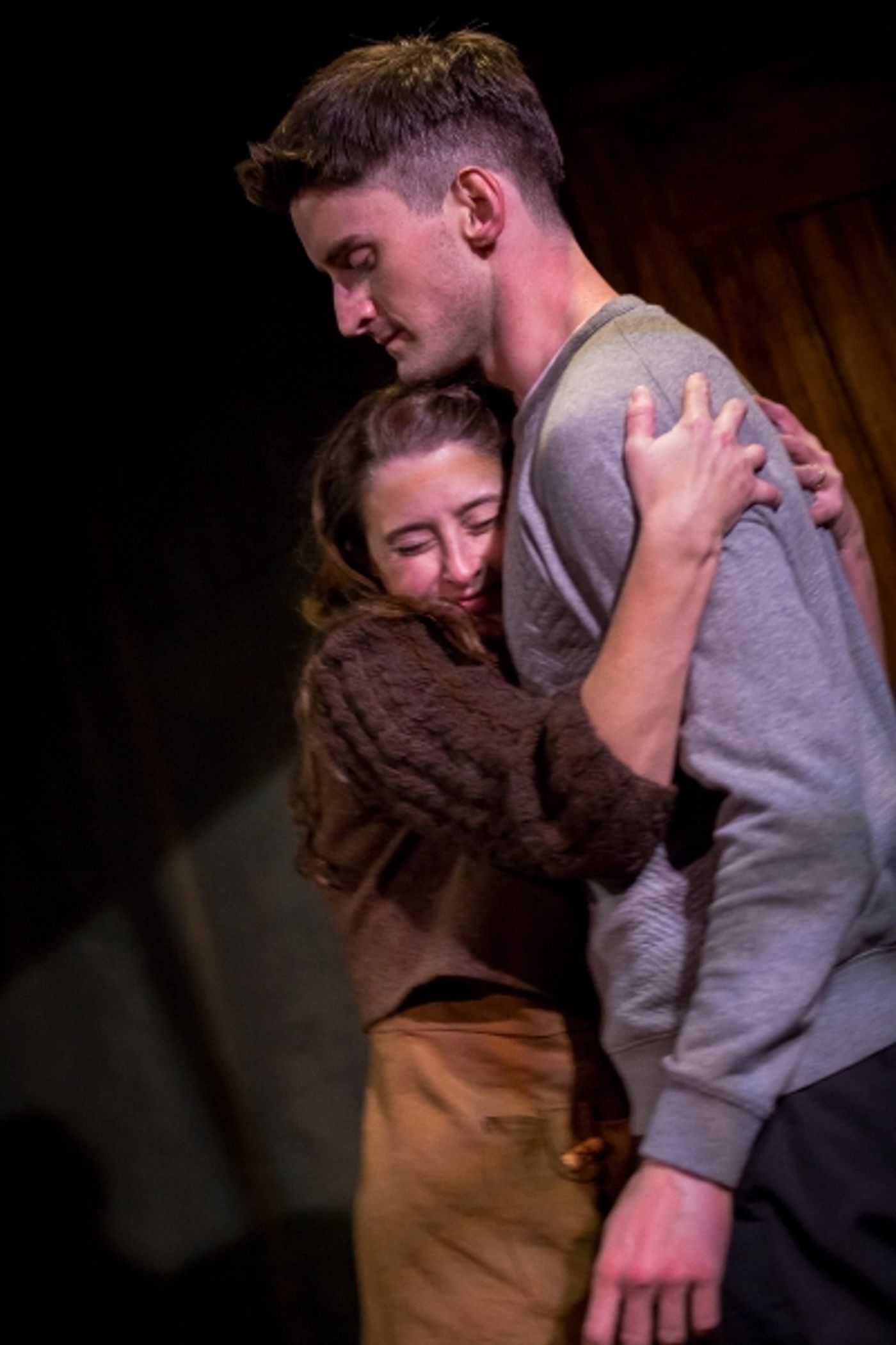 Photo Flash: First Look at Sara Hennessy, Joshua Weinstein and More in Artists Rep's FOXFINDER Image