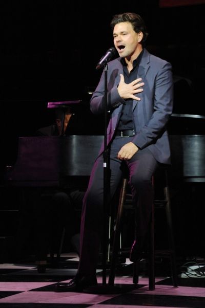 Hunter Foster Photo