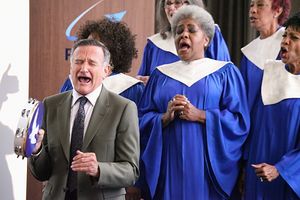 ''Hugging the Now'' -- Simon (Robin Williams) holds a pitch meeting to remember, on THE CRAZY ONES, Thurs. Oct. 31 (9:01 Ã'ƒï¿½Ã'‚¢Ã'ƒï¿½Ã'‚�Ã'ƒï¿½Ã'‚� 9:31 PM, ET/PT) on the CBS Television Network.. Photo: Richard Cartwrigh @ BroadwayWorld ''Hugging the Now'' -- Simon (Robin Williams) holds a pitch meeting to remember, on T Photo