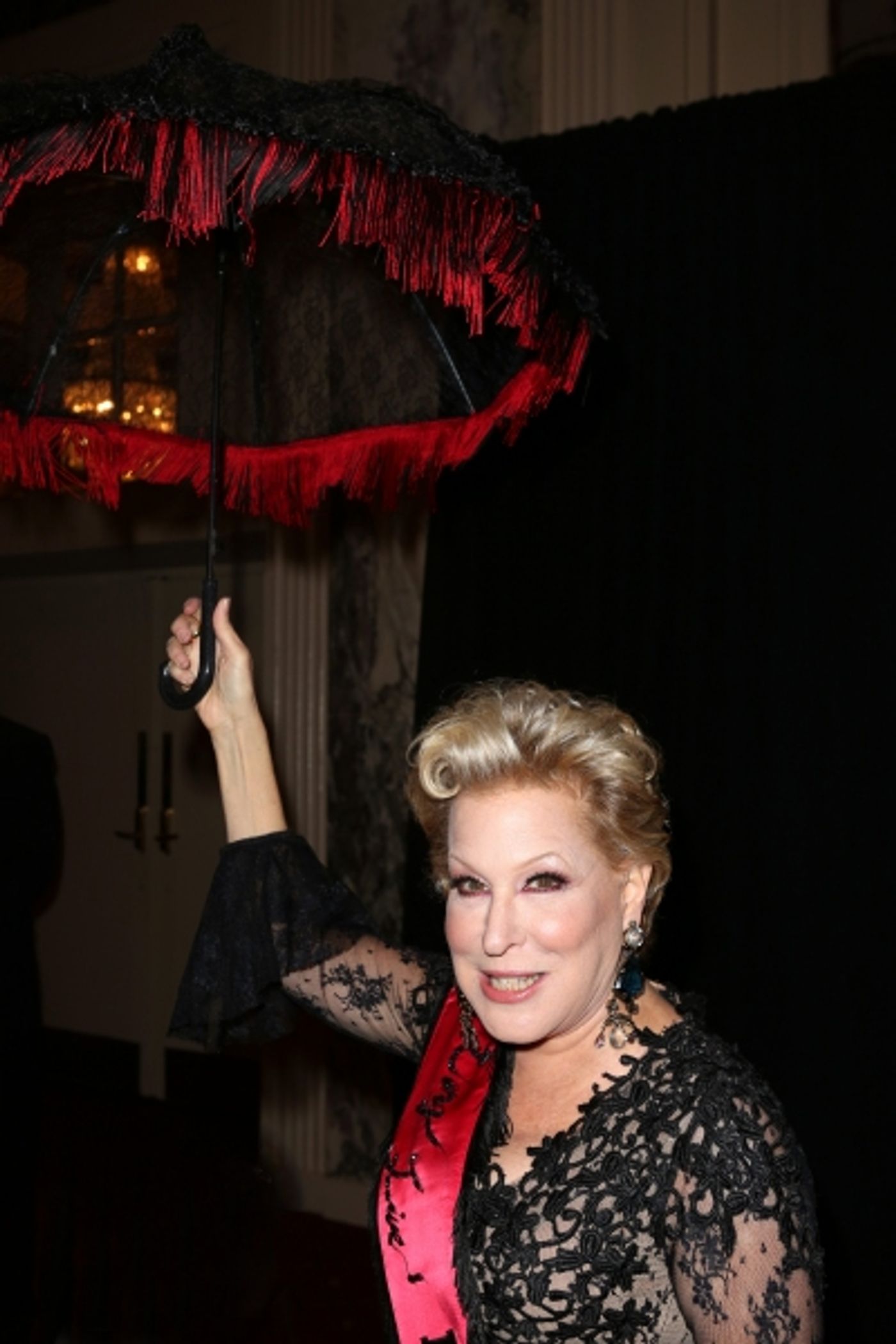 Photo Coverage: Billy Crystal, Katie Couric & More Celebrate HULAWEEN IN THE BIG EASY  Image