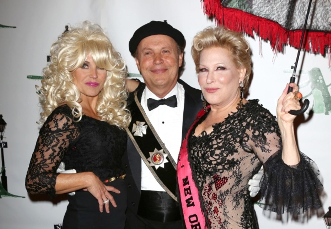 Photo Coverage: Billy Crystal, Katie Couric & More Celebrate HULAWEEN IN THE BIG EASY  Image