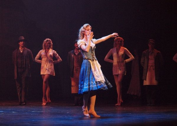 Andi Davis at curtain call Photo