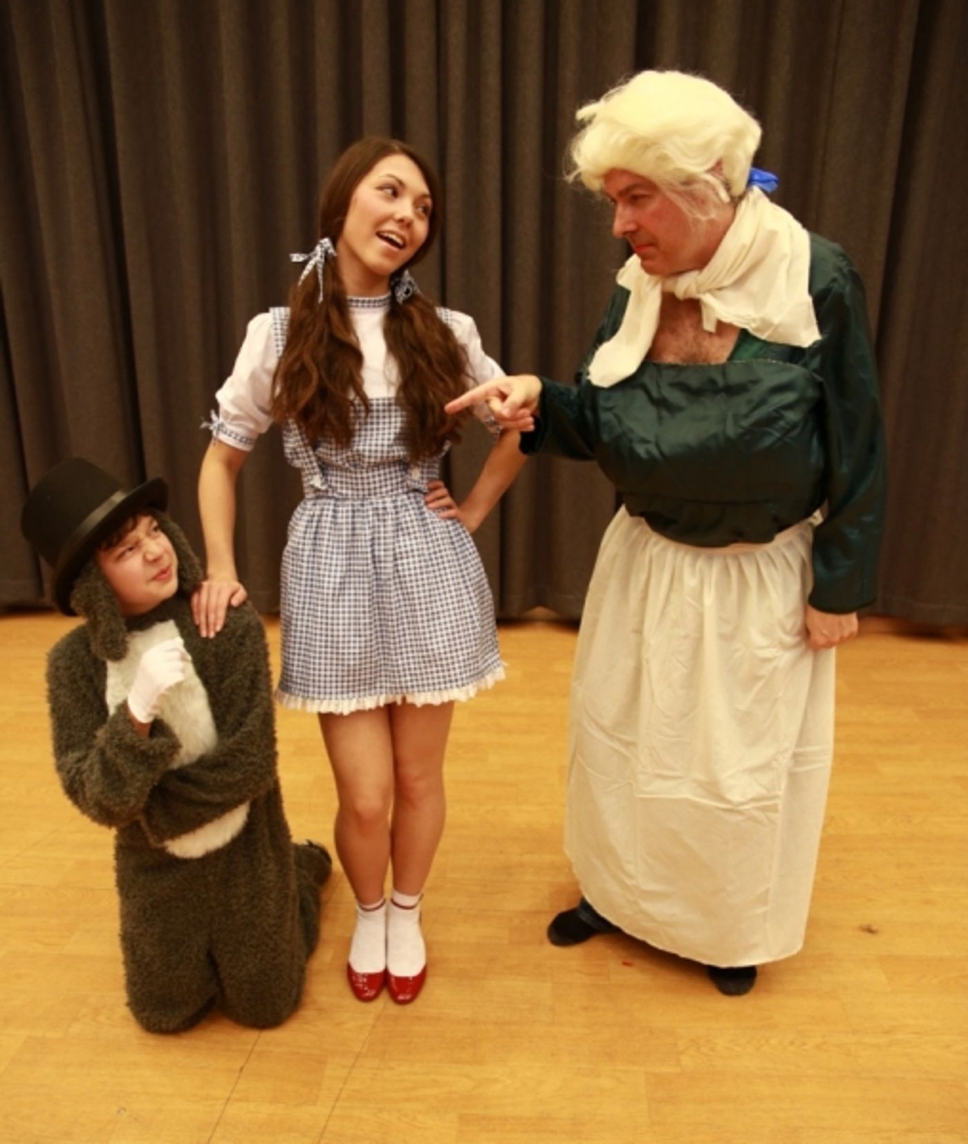 Photo Flash: First Look at WIZARD OF OZ at Beijing Playhouse  Image